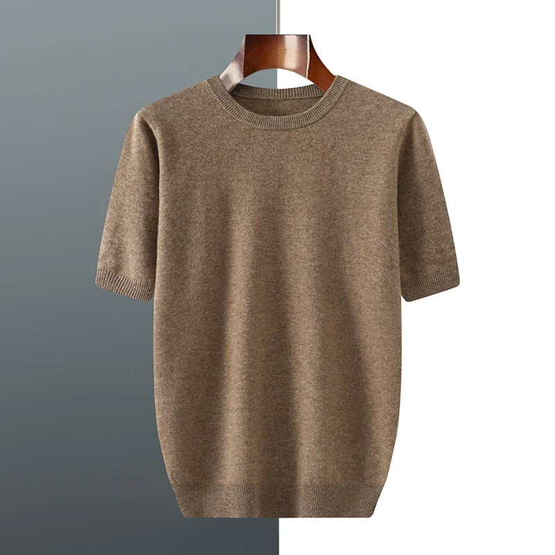 Camiseta de tricô masculina de manga curta marrom claro, gola redonda e caimento solto