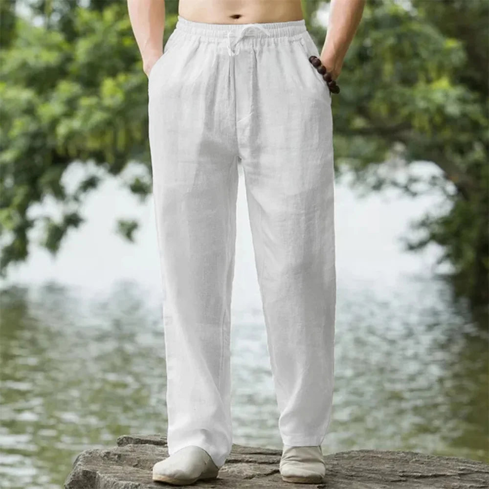 Calça de linho branca com cós elástico e cordão, pernas retas