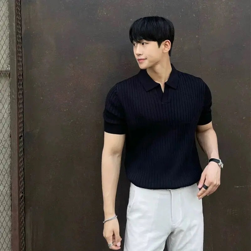 Camisa polo masculina preta com gola polo e mangas curtas, textura canelada